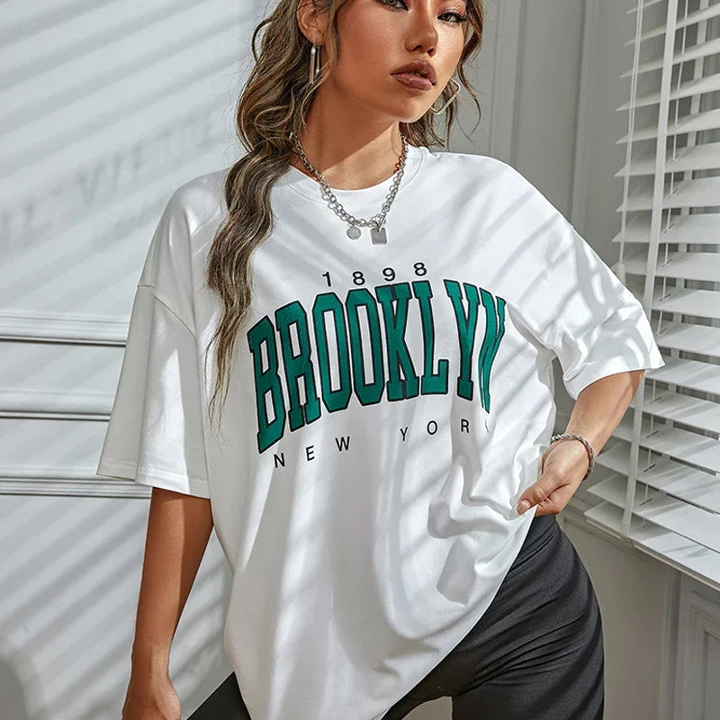 Camiseta feminina Blooklyn 1898